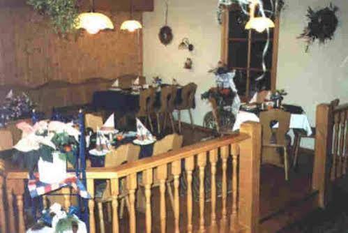 Hotel Restaurant Zur Krone Obersuhl Extérieur photo